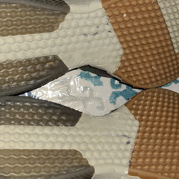 Shoes - Picture 4 of 5